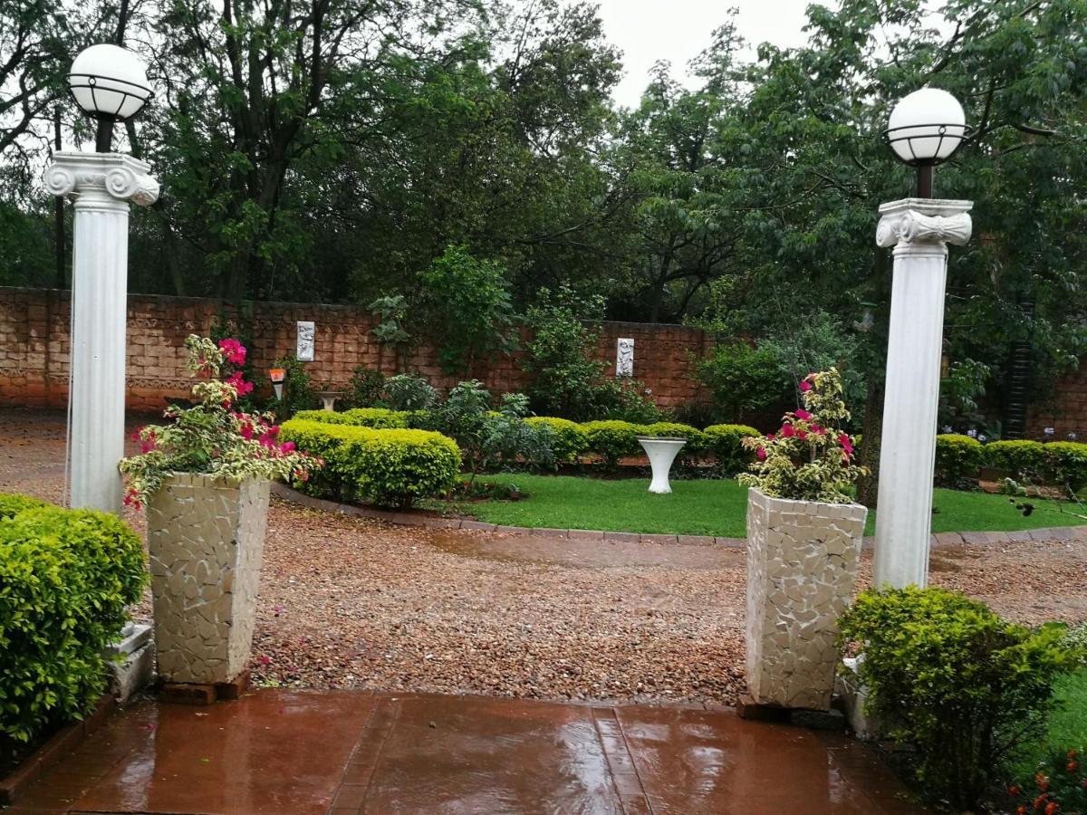 Heatherdale Guesthouse & Shuttle Services Pretoria Exterior photo