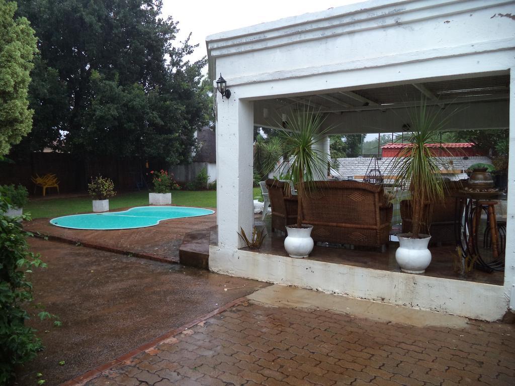 Heatherdale Guesthouse & Shuttle Services Pretoria Exterior photo