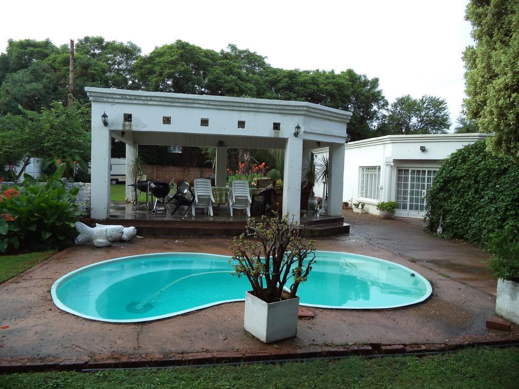 Heatherdale Guesthouse & Shuttle Services Pretoria Exterior photo