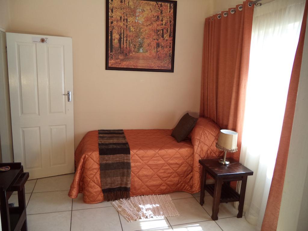 Heatherdale Guesthouse & Shuttle Services Pretoria Room photo