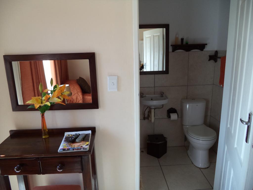 Heatherdale Guesthouse & Shuttle Services Pretoria Room photo