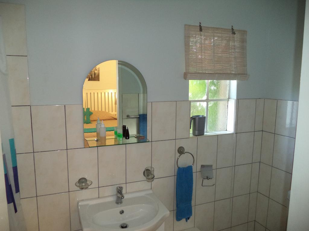 Heatherdale Guesthouse & Shuttle Services Pretoria Room photo