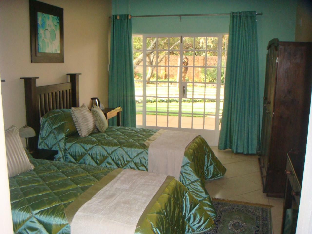 Heatherdale Guesthouse & Shuttle Services Pretoria Exterior photo